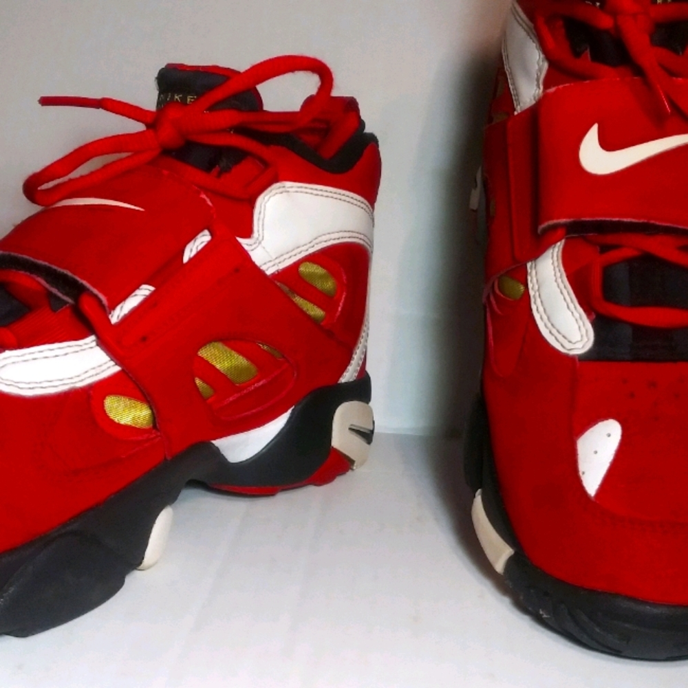 Double Nike Pro turf speacail